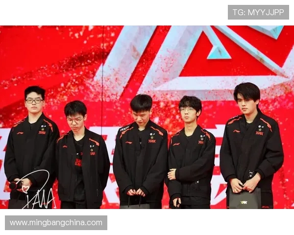 洲际赛最新积分榜FPX以61分稳居第一位置引发关注 洲际赛最新积分榜FPX以61分稳居第一位置引发关注