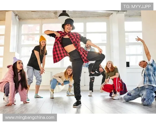 西安街舞队的力量揭秘:激情与创意交织的舞动之旅 西安街舞队的力量揭秘:激情与创意交织的舞动之旅