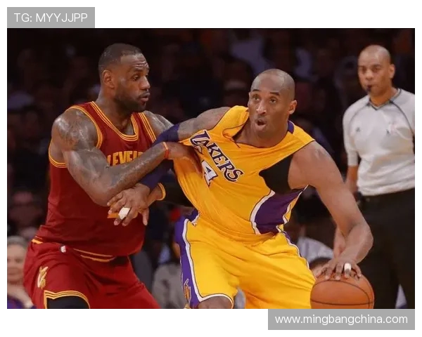2012年科比与詹姆斯的巅峰对决：篮球传奇交锋的经典瞬间回顾