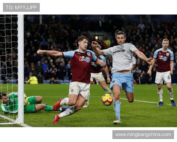 伯恩利对阵哈德斯的比赛结果分析与精彩瞬间回顾 伯恩利对阵哈德斯的比赛结果分析与精彩瞬间回顾