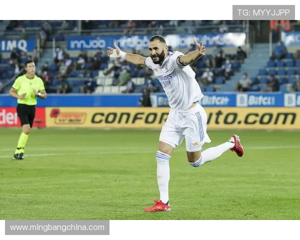 本泽马：从天才少年到足球巨星的辉煌旅程与传奇故事