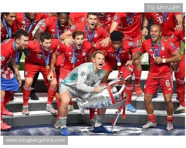 诺伊尔：守护球门的传奇门将与足球世界的辉煌历程