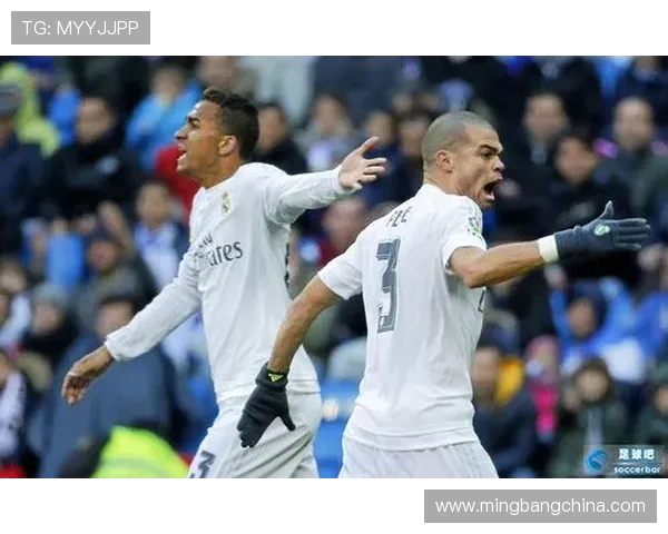 达尼洛：从足球场上的闪耀明星到生活中的平凡英雄