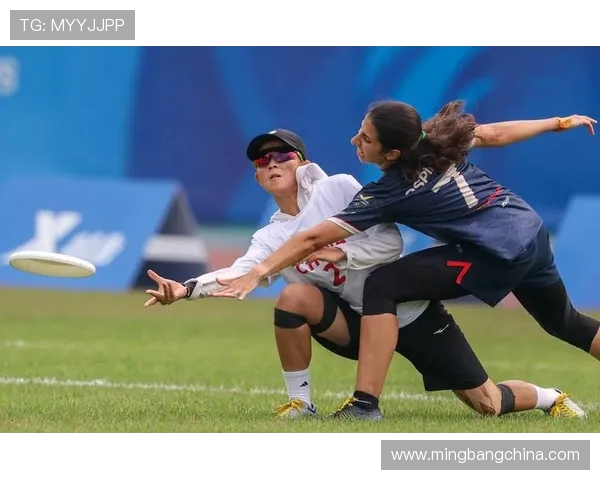 飞盘热潮席卷杭州:飞盘队如何实现速度与技巧的双重突破 飞盘热潮席卷杭州:飞盘队如何实现速度与技巧的双重突破